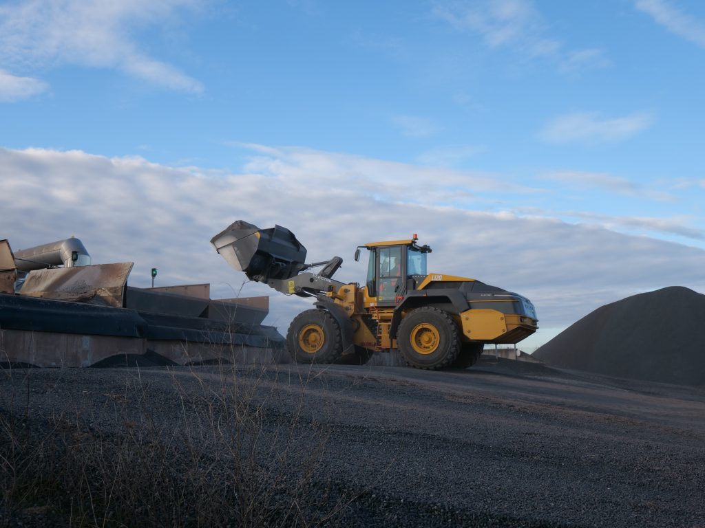 volvo L120 electric